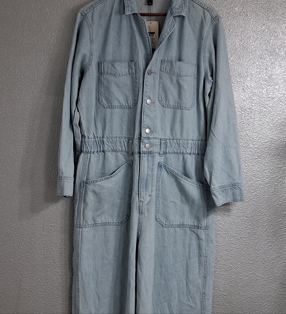 NWT Women's Denim Jumpsuit/Overalls Size 12 - Picture 3 of 9